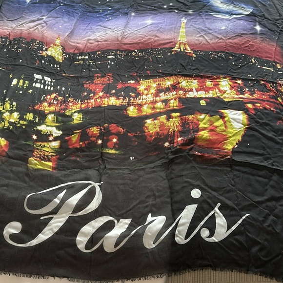 Beautiful Balenciaga Paris scarf - Picture 1 of 3